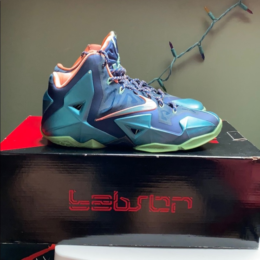Lebron 11 Akron VS Miami